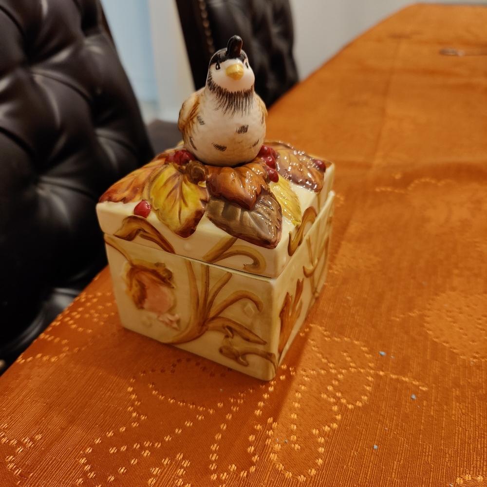 Fitz and Floyd ceramic box